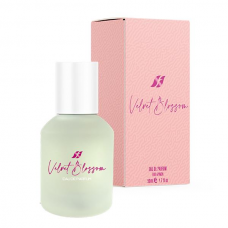 Жіноча парфумована вода Velvet Blossom, 50 мл